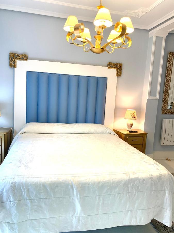 Hostal Boutique Puerta Del Sol トレラベーガ エクステリア 写真